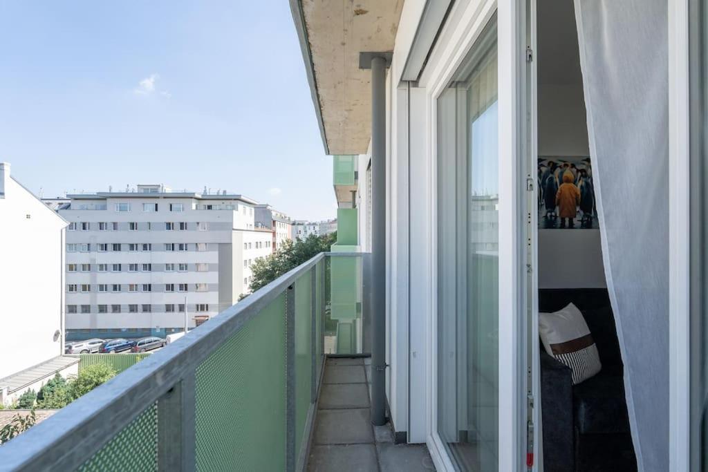 Trendy 1Br, Direct City Access By Hm Вена Экстерьер фото