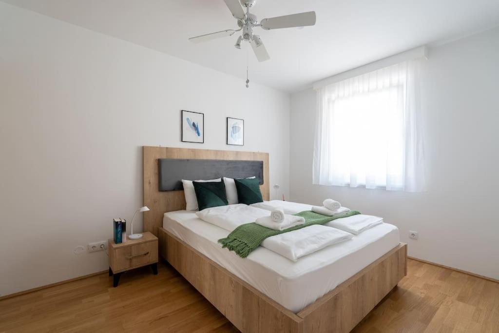 Trendy 1Br, Direct City Access By Hm Вена Экстерьер фото