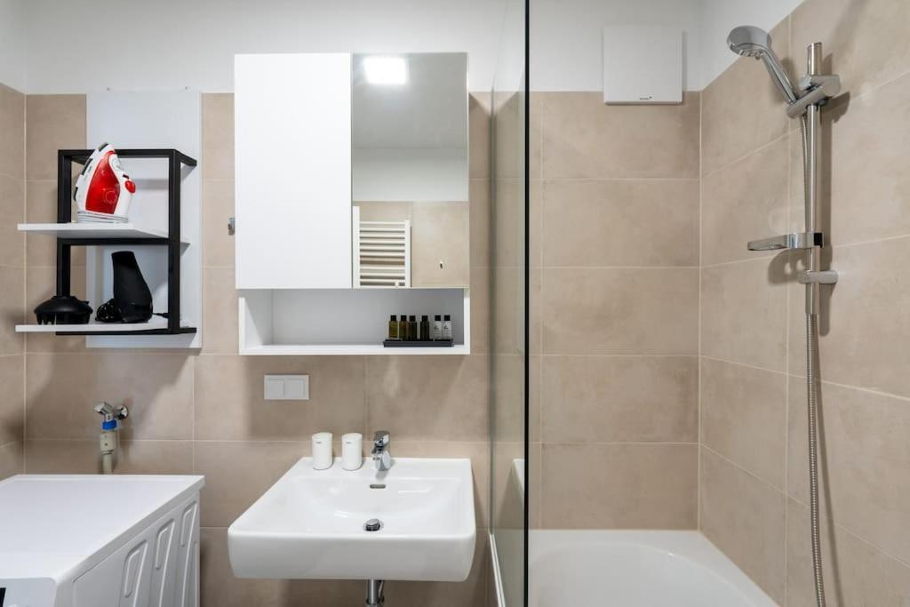 Trendy 1Br, Direct City Access By Hm Вена Экстерьер фото