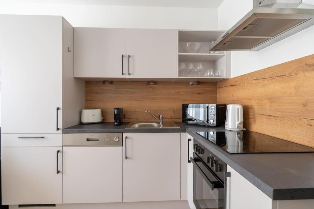 Trendy 1Br, Direct City Access By Hm Вена Экстерьер фото