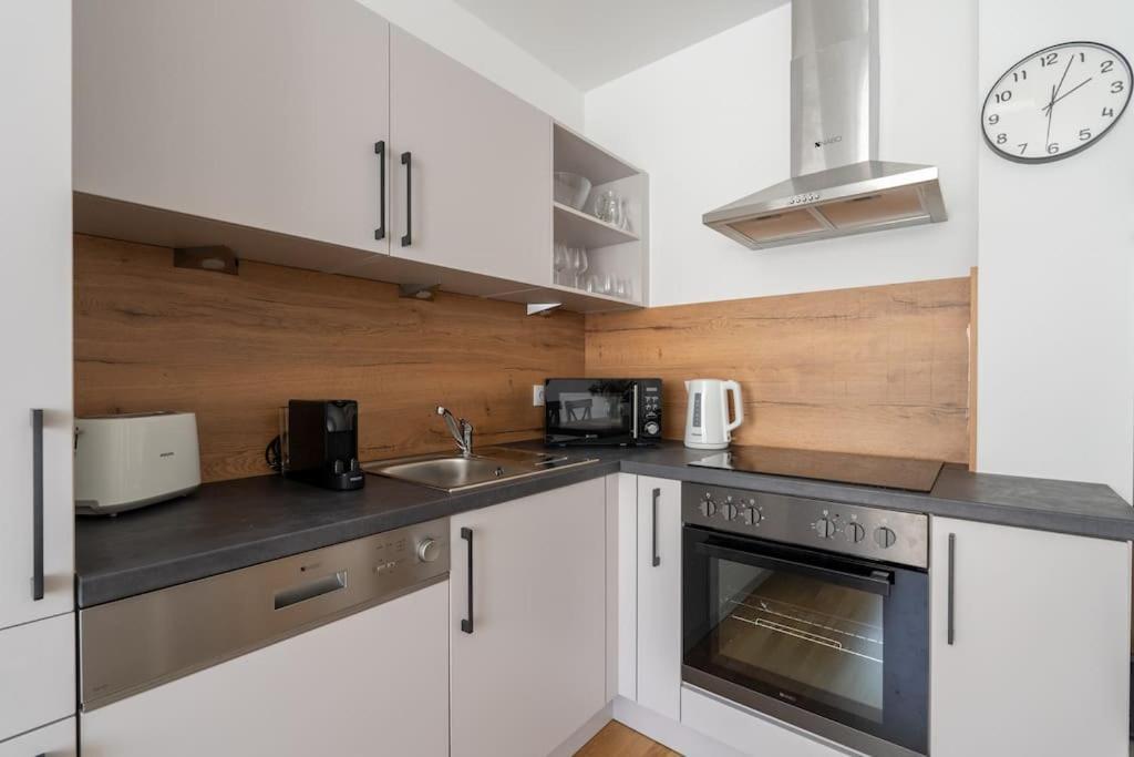 Trendy 1Br, Direct City Access By Hm Вена Экстерьер фото